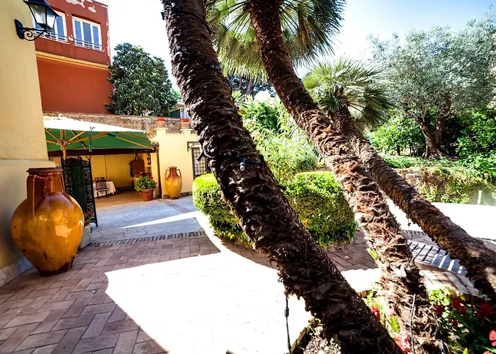 Paganini Bed and breakfast 4*